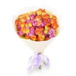 Букет из 11 кустовых роз яркий микс